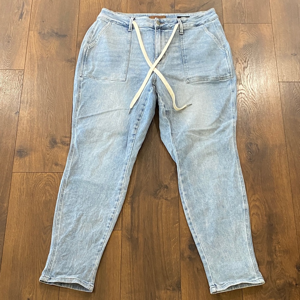 Judy Blue Light Wash Joggers 16W – Drawstring Tie, Comfortable Fit